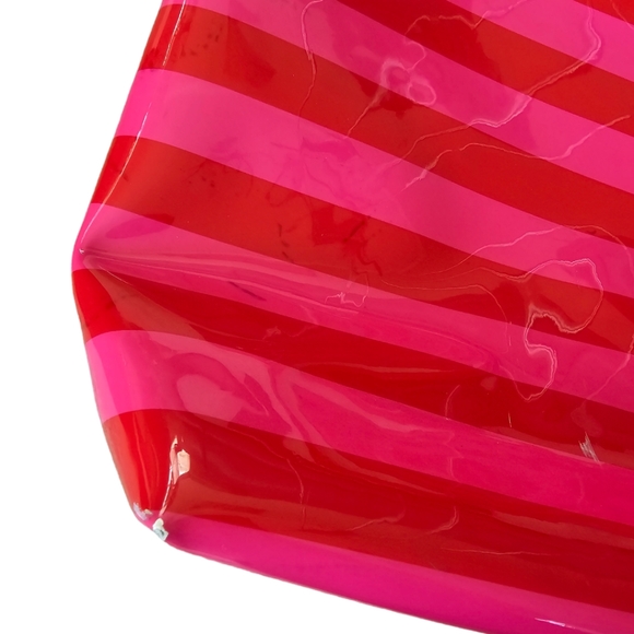 Kate Spade New York Patent Leather Pammy Tote with Cosmetic bag. - Picture 7 of 9